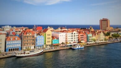 Curaçao grants 1-year license extension